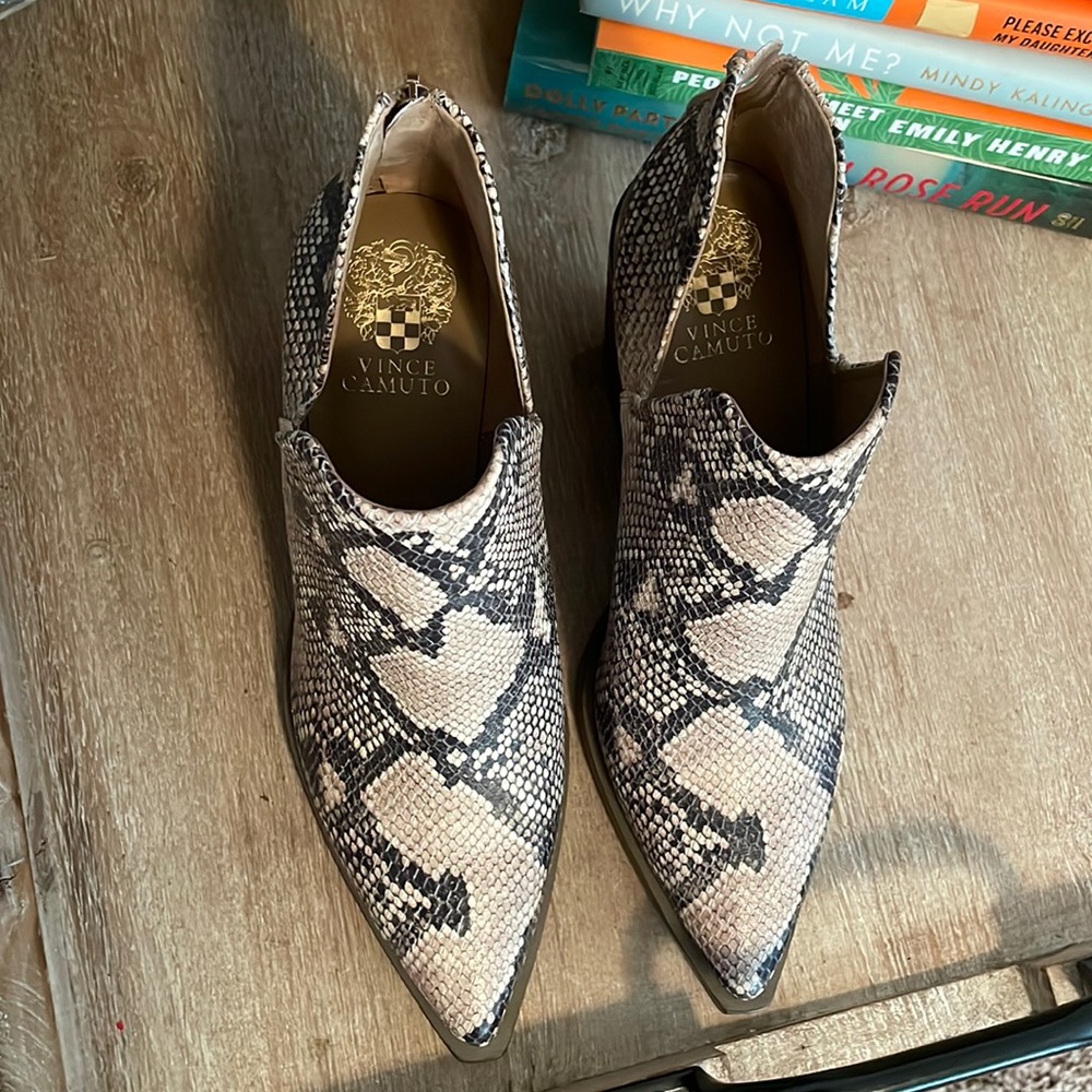 Vince Camuto snakeskin western bootie size 10